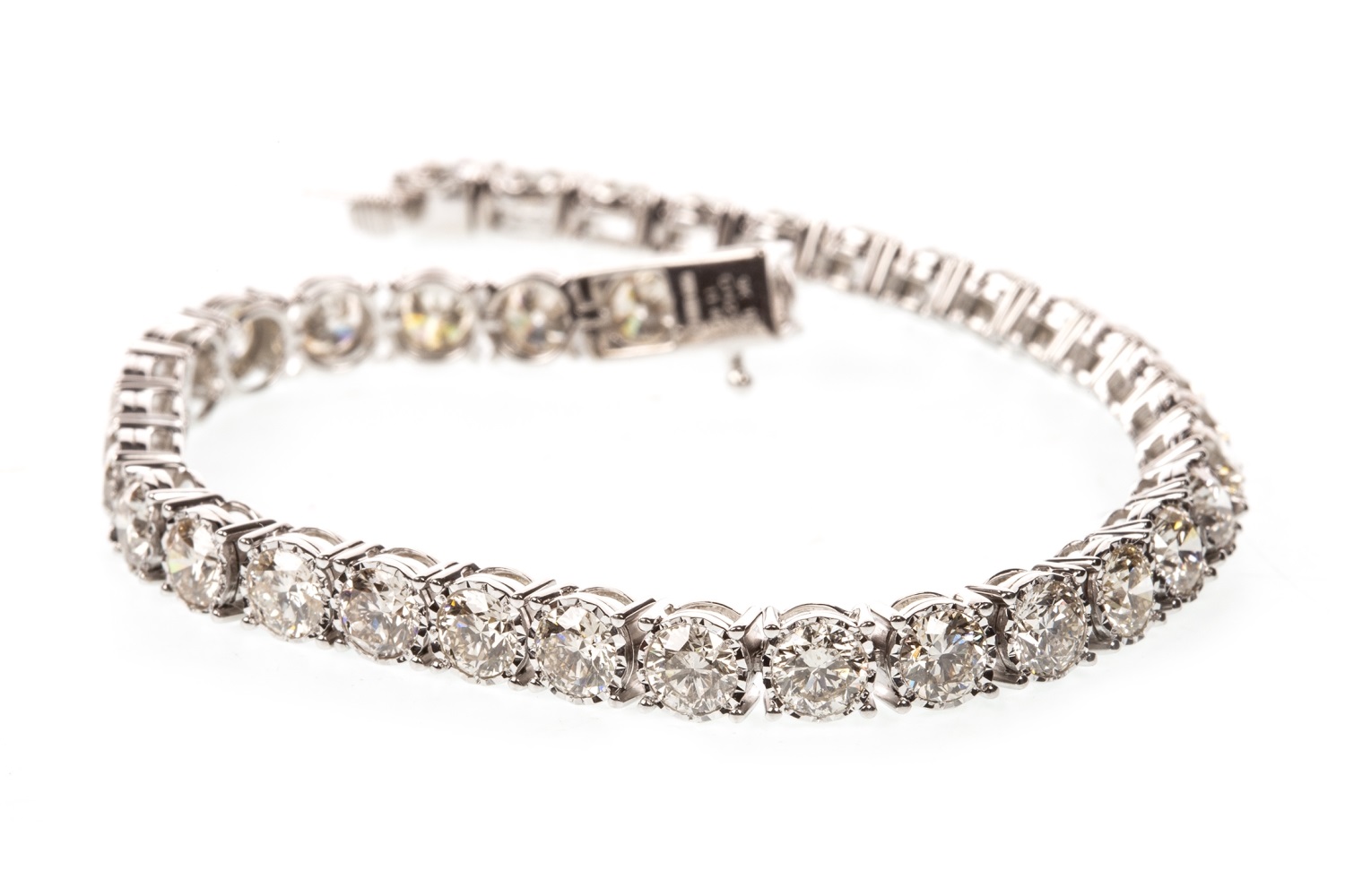 A DIAMOND TENNIS BRACELET