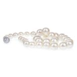 A CERTIFICATED CULTURED SOUTH SEA PEARL NECKLACE