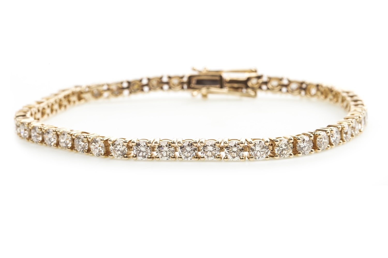 A DIAMOND LINE BRACELET