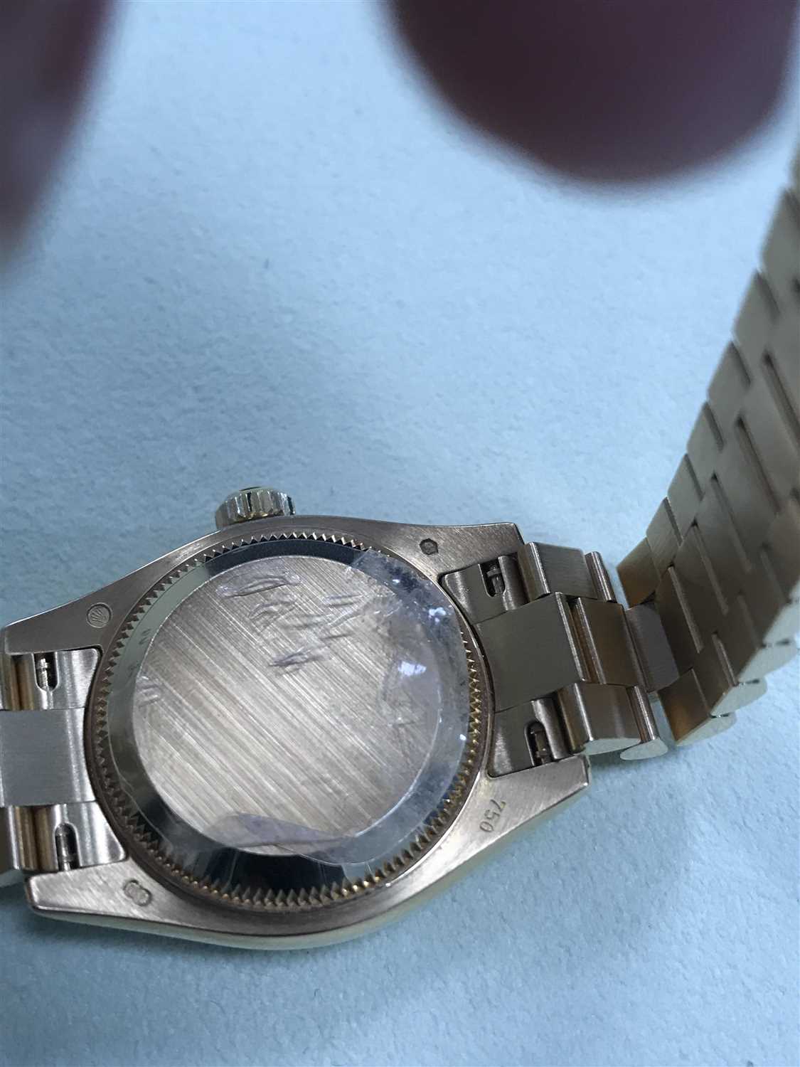 A LADY'S ROLEX DATEJUST GOLD DIAMOND WATCH - Image 3 of 8