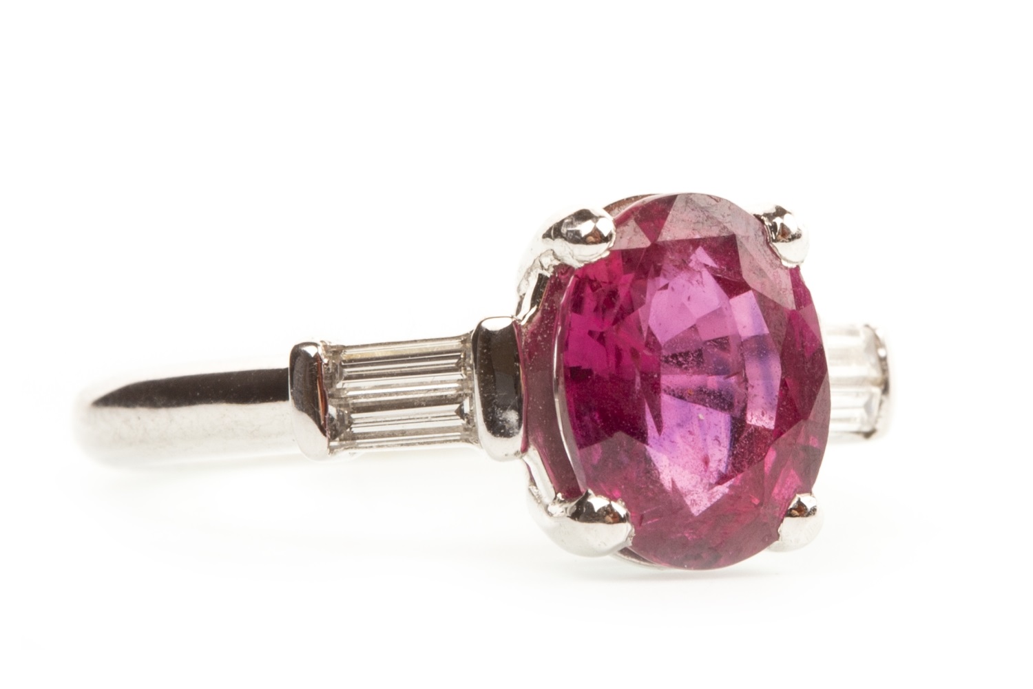 A CERTIFICATED RUBY AND DIAMOND RING