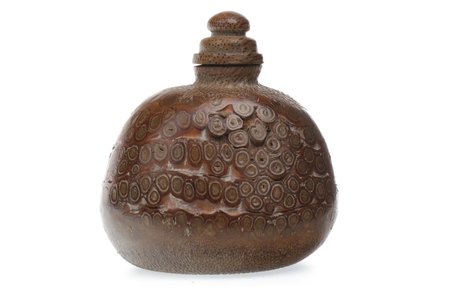 A CHINESE WOOD SNUFF BOTTLE