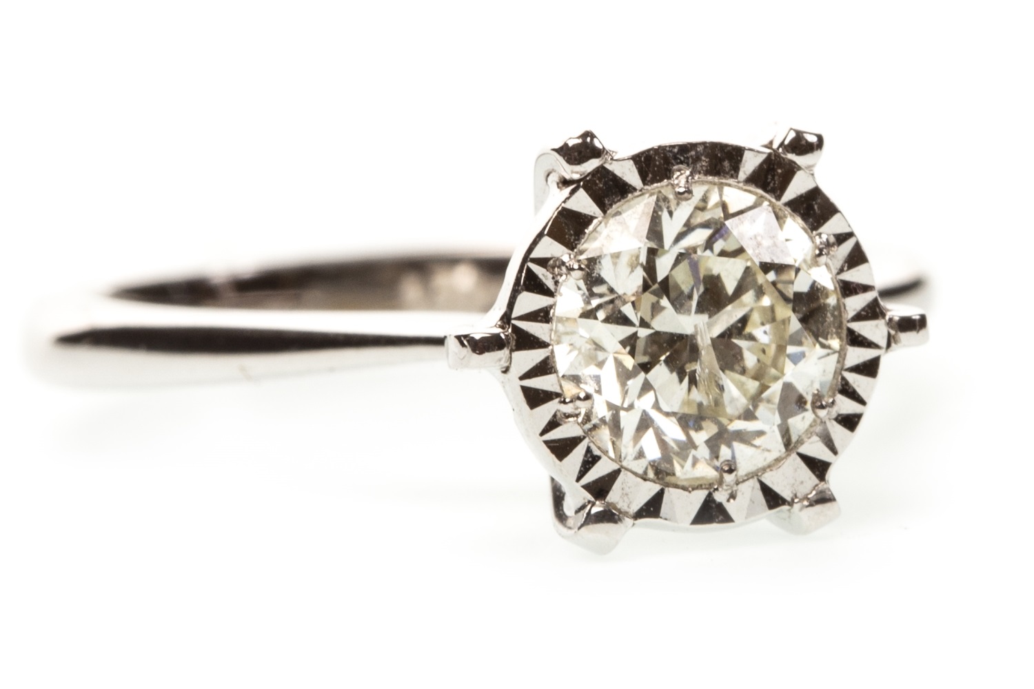 A CERTIFICATED DIAMOND SOLITAIRE RING