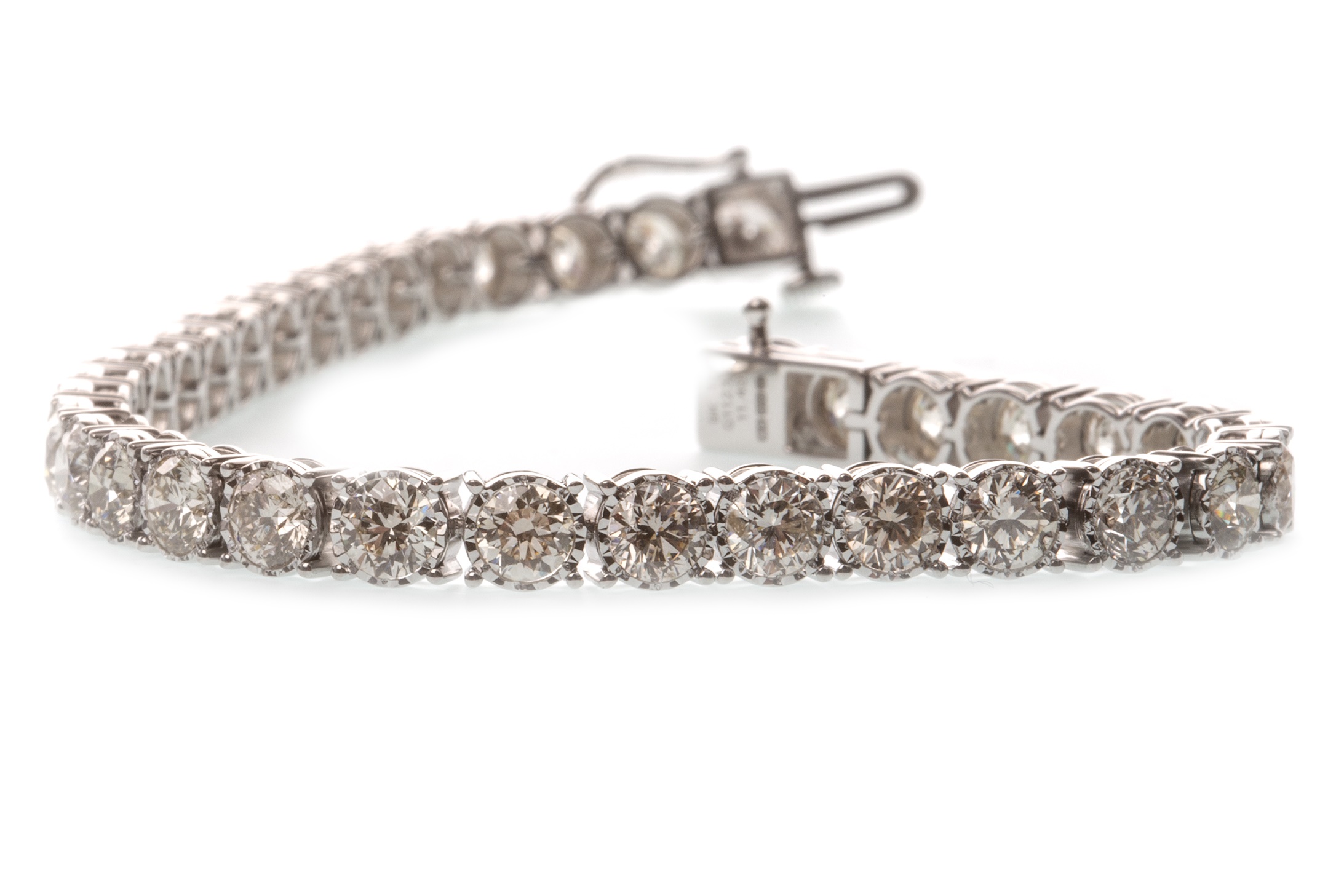 A DIAMOND TENNIS BRACELET