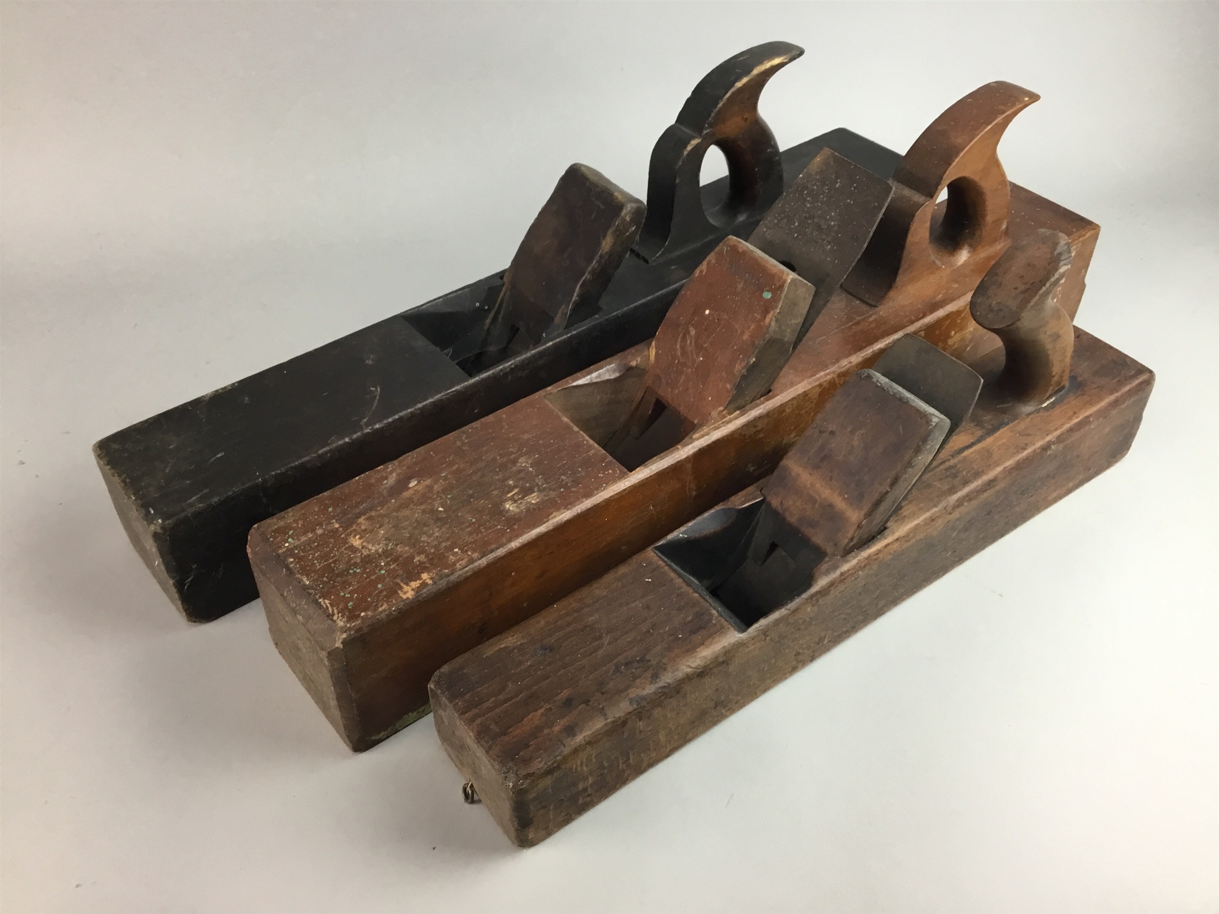 A COLLECTION OF VINTAGE WOOD PLANES - Image 3 of 3