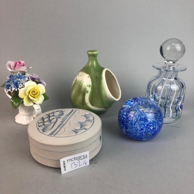 A LOT OF GLASS PAPERWEIGHTS, VASES AND A POSY - Image 2 of 2