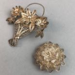 A LOT OF VINTAGE SILVER AND OTHER BROOCHES