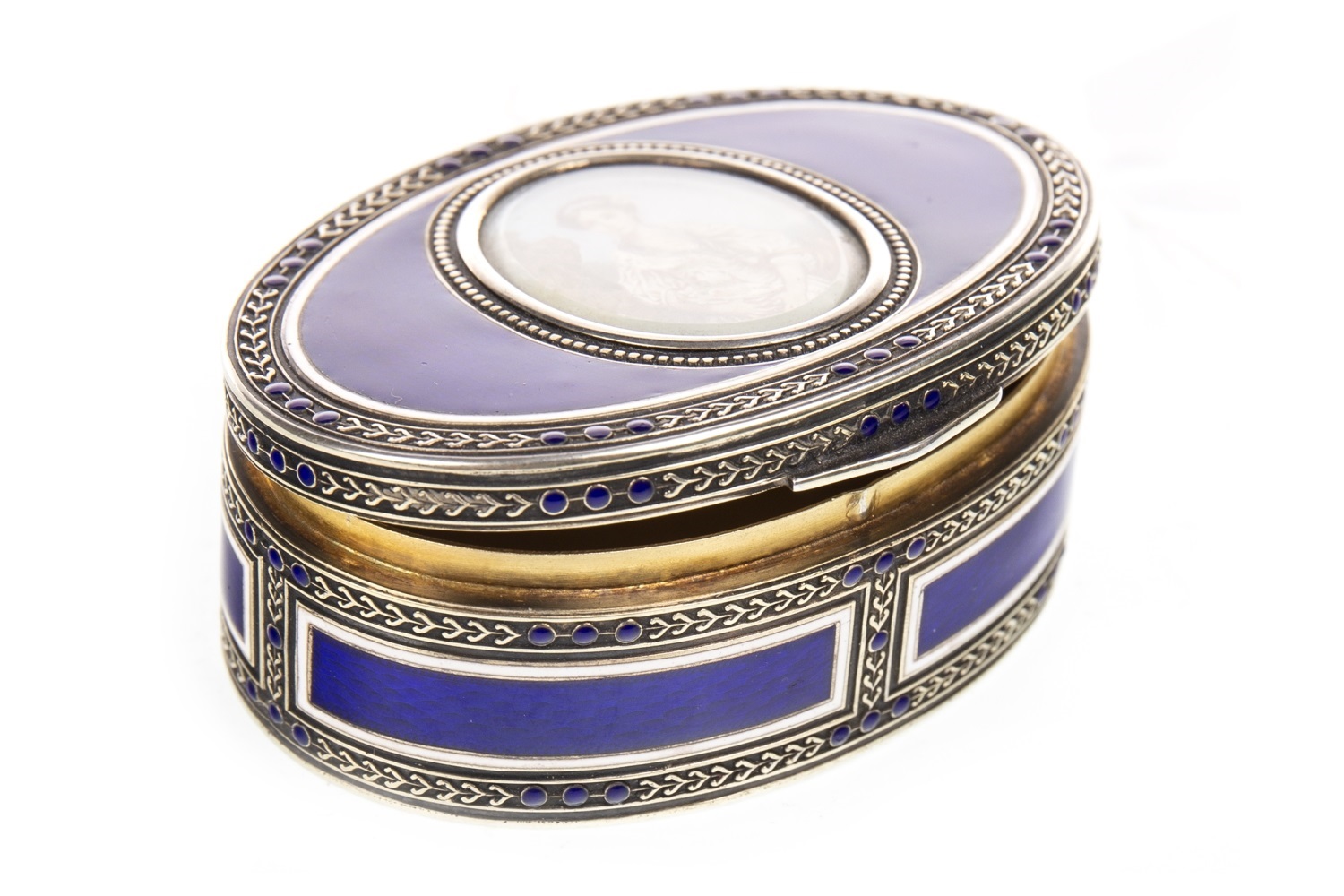 AN AUSTRO-HUNGARIAN SILVER GILT BOX - Image 2 of 2