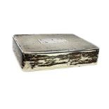 AN ENGINE TURNED SILVER SNUFF BOX