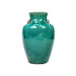 A 20TH CENTURY CHINESE MONOCHROME GREEN VASE