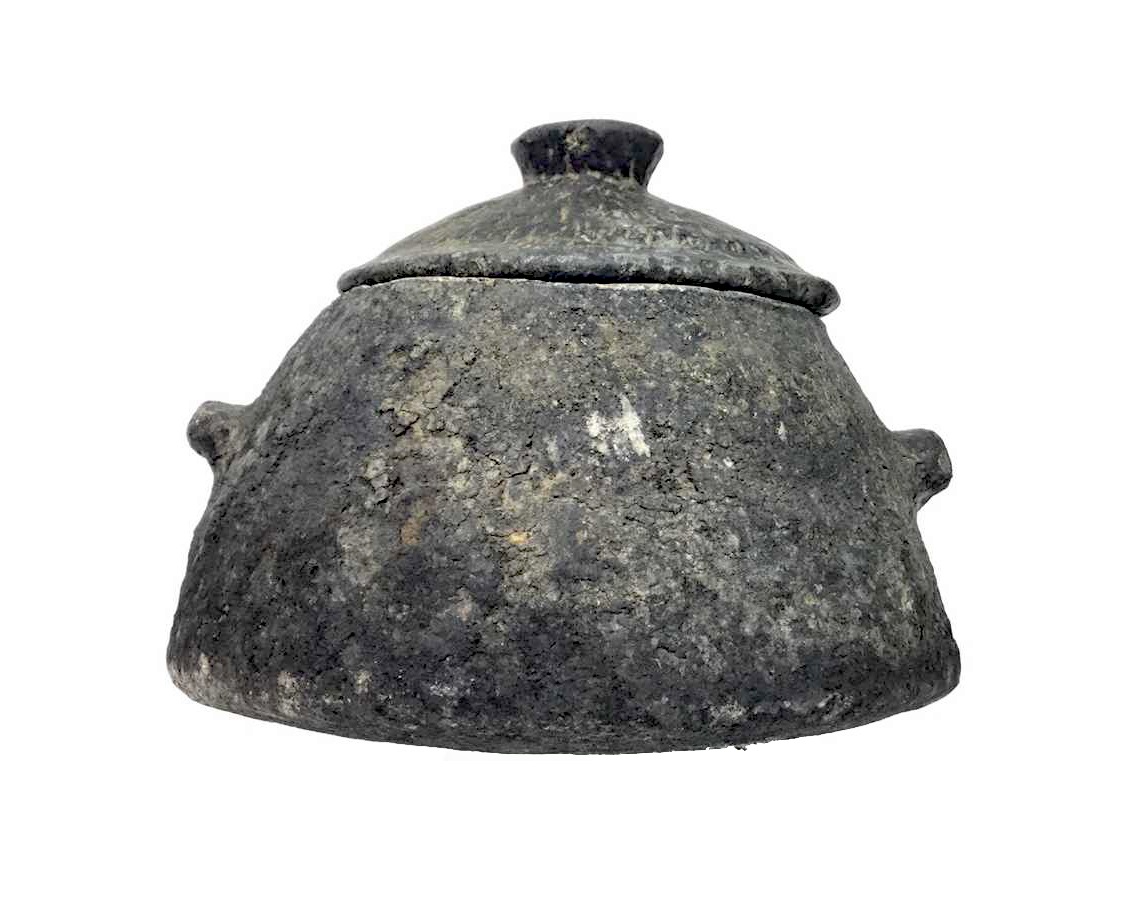 A LIDDED TWIN HANDLED VESSEL