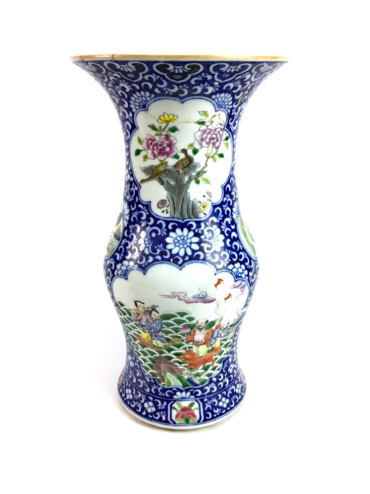 A CHINESE QING DYNASTY VASE