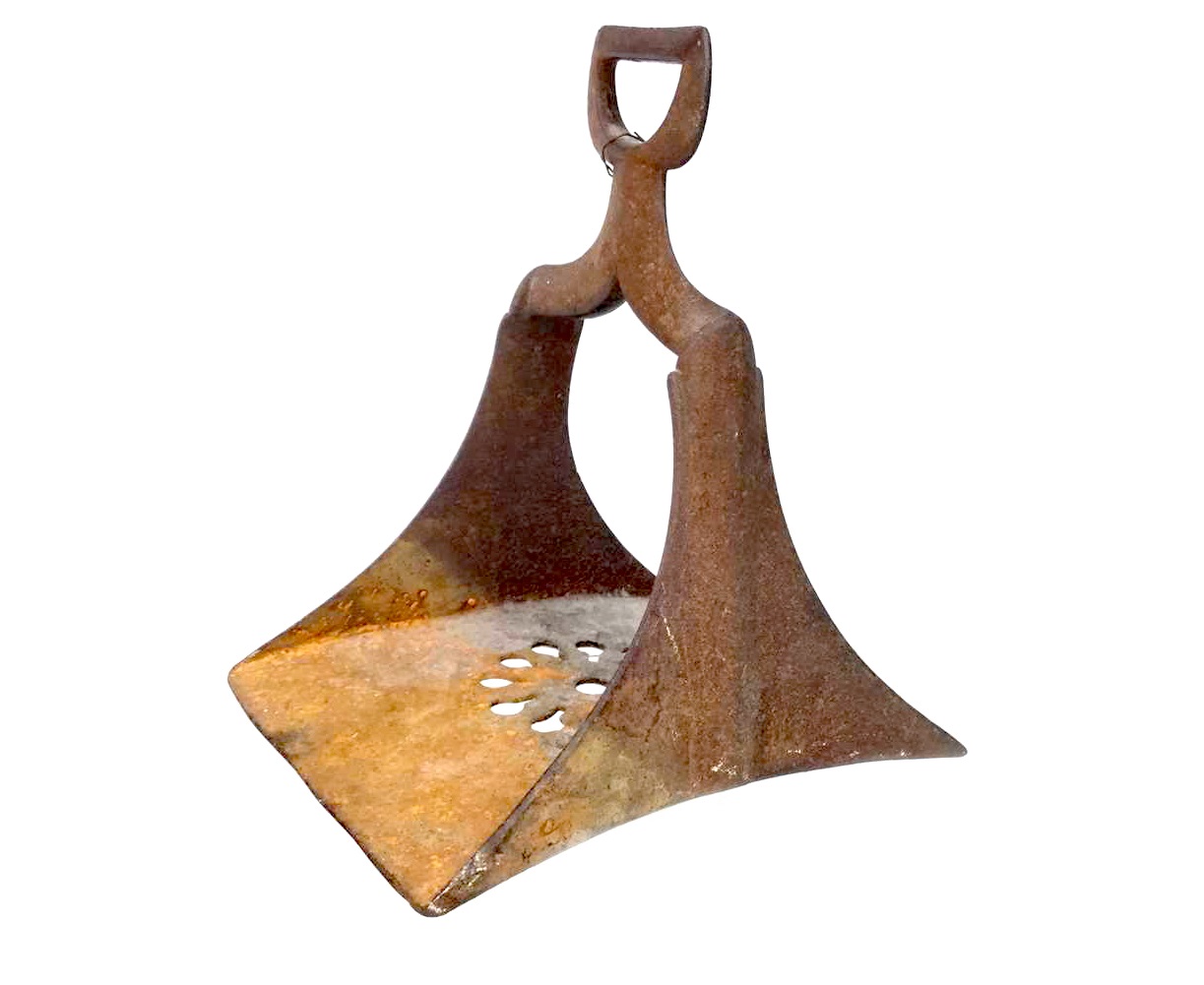 A 19TH CENTURY INDO-PERSIAN STIRRUP