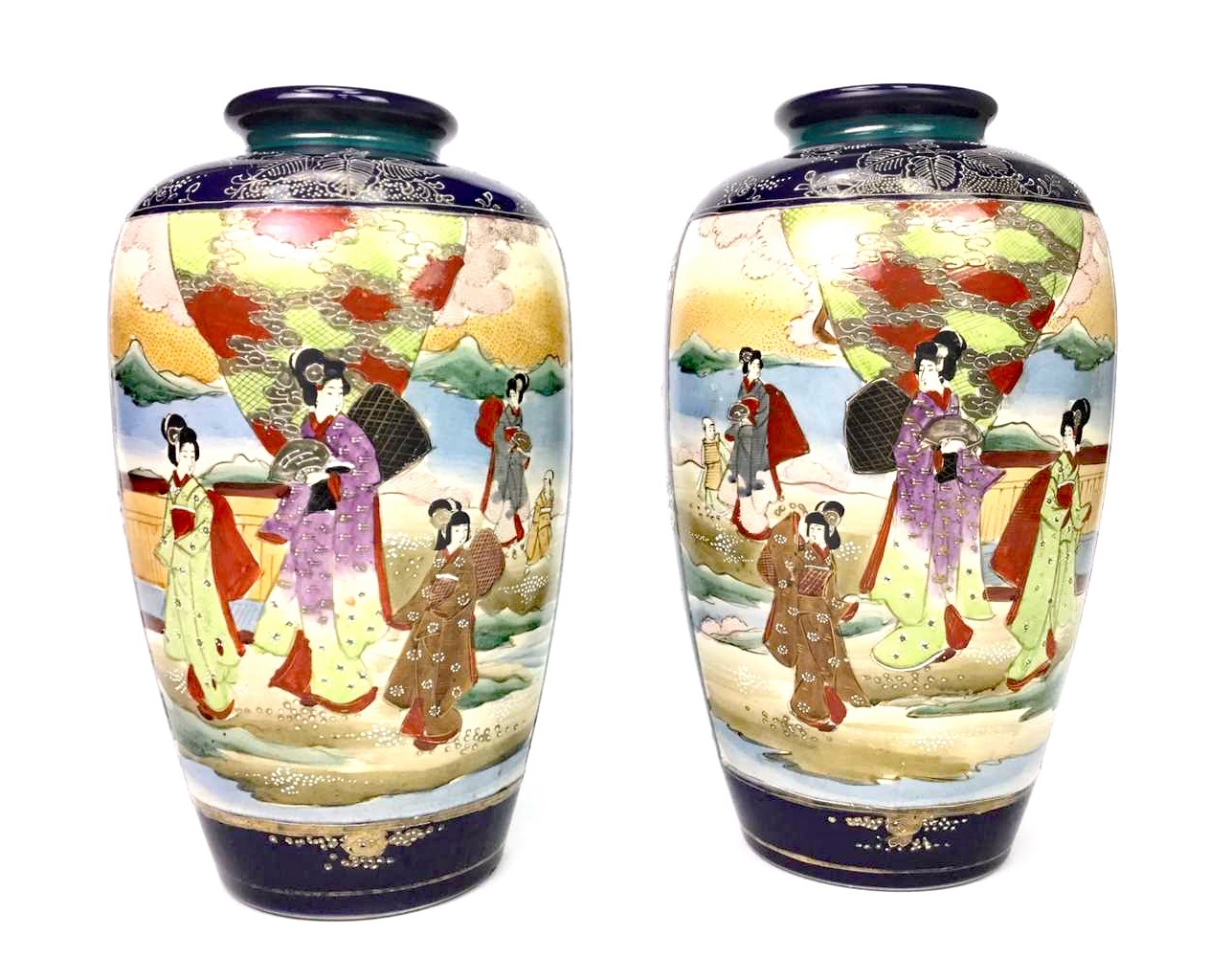 A PAIR OF JAPANESE SATSUMA VASES