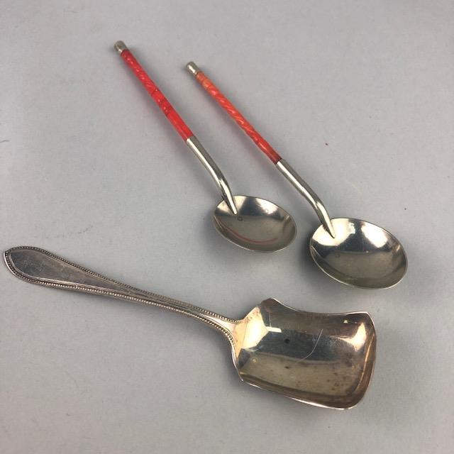 A SET OF SIX SILVER COFFEE SPOONS, SILVER CADDY SPOON, CHINESE SILVER TEA SPOON AND FIVE OTHERS