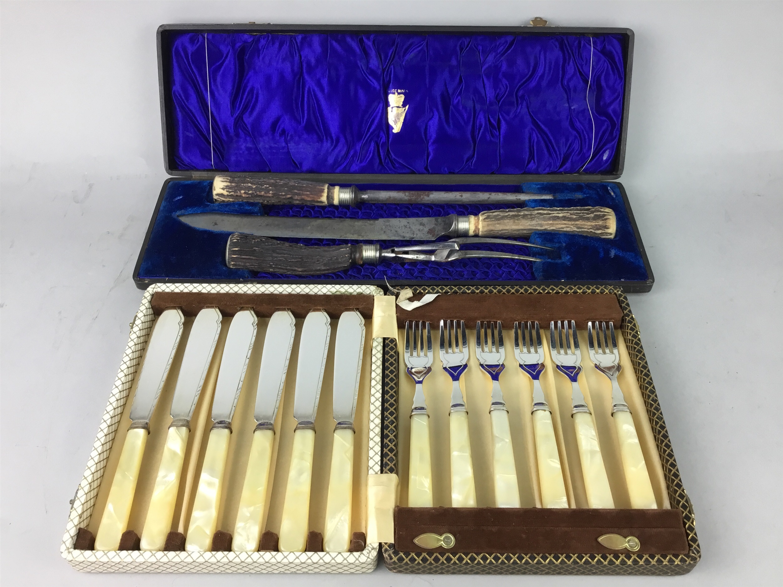 A LOT OF CASED SETS OF SILVER PLATED CUTLERY - Image 2 of 4