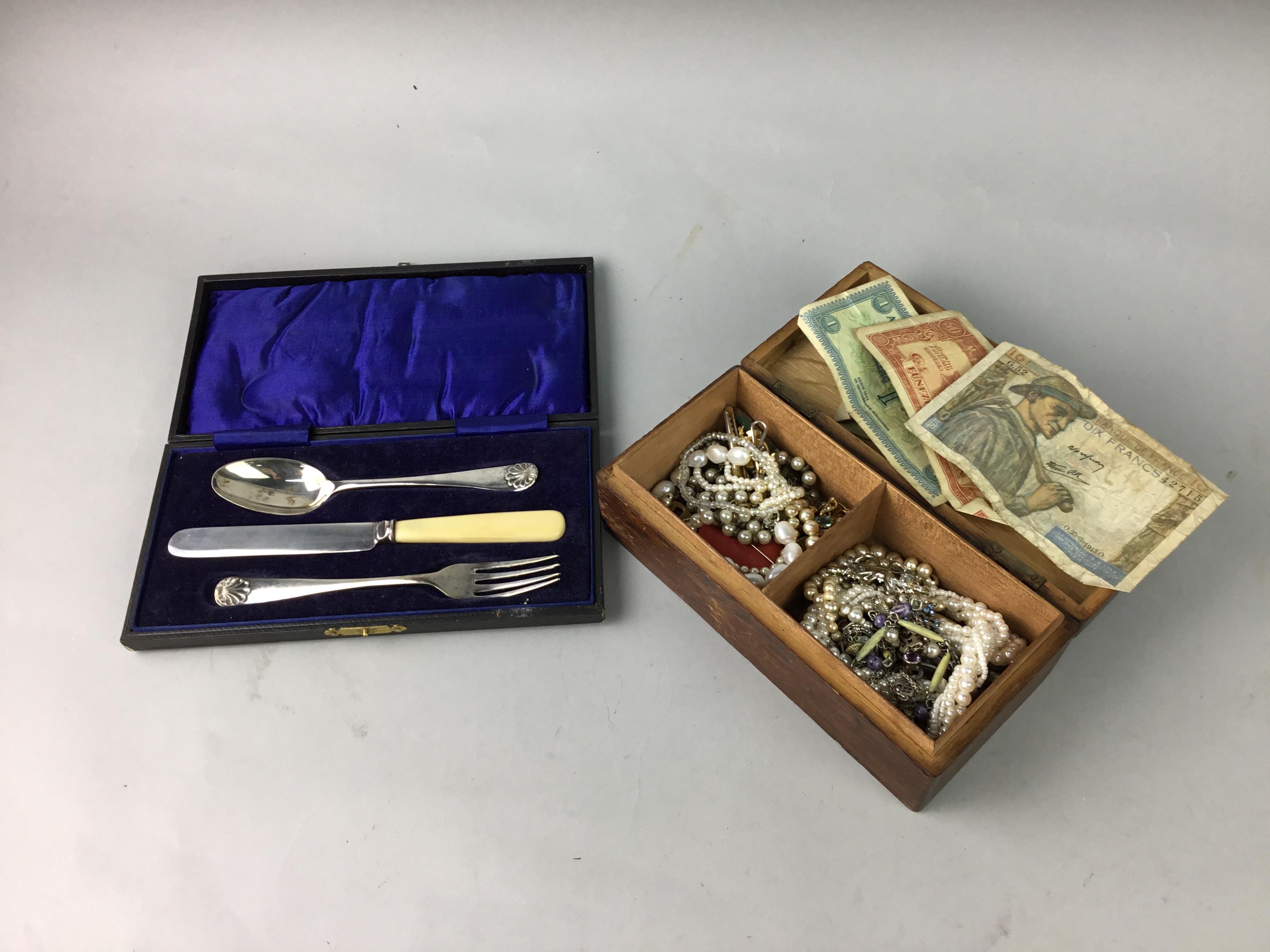 A MID-CENTURY PHOTOGRAPH ALBUM, VINTAGE JIGSAW, CASED CUTLERY AND COINS - Image 3 of 3