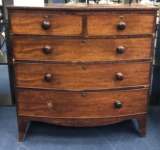 A MAHOGANY BOWFRONT CHEST OF DRAWERS