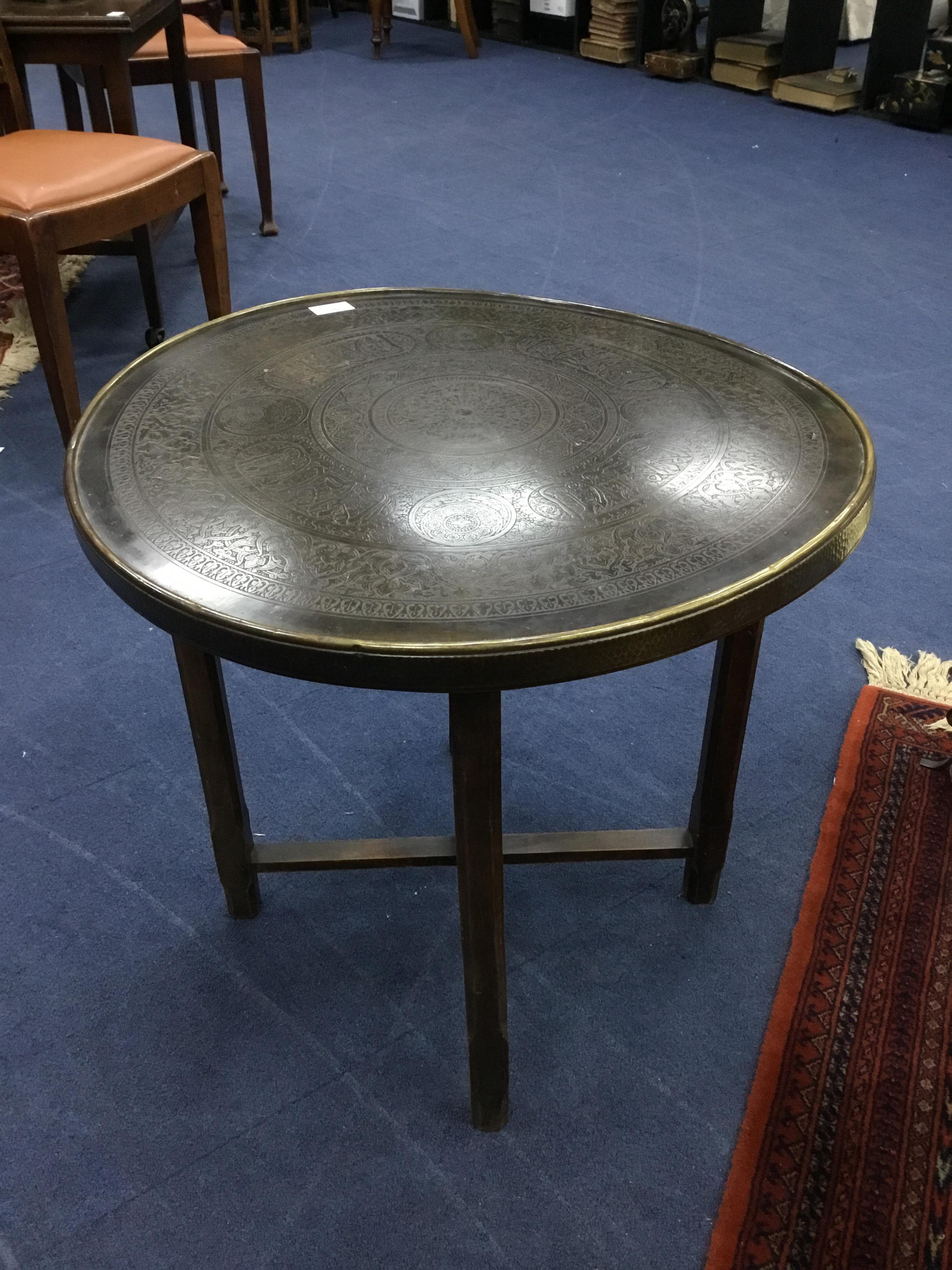 A CAIRO WARE STYLE CIRCULAR TABLE