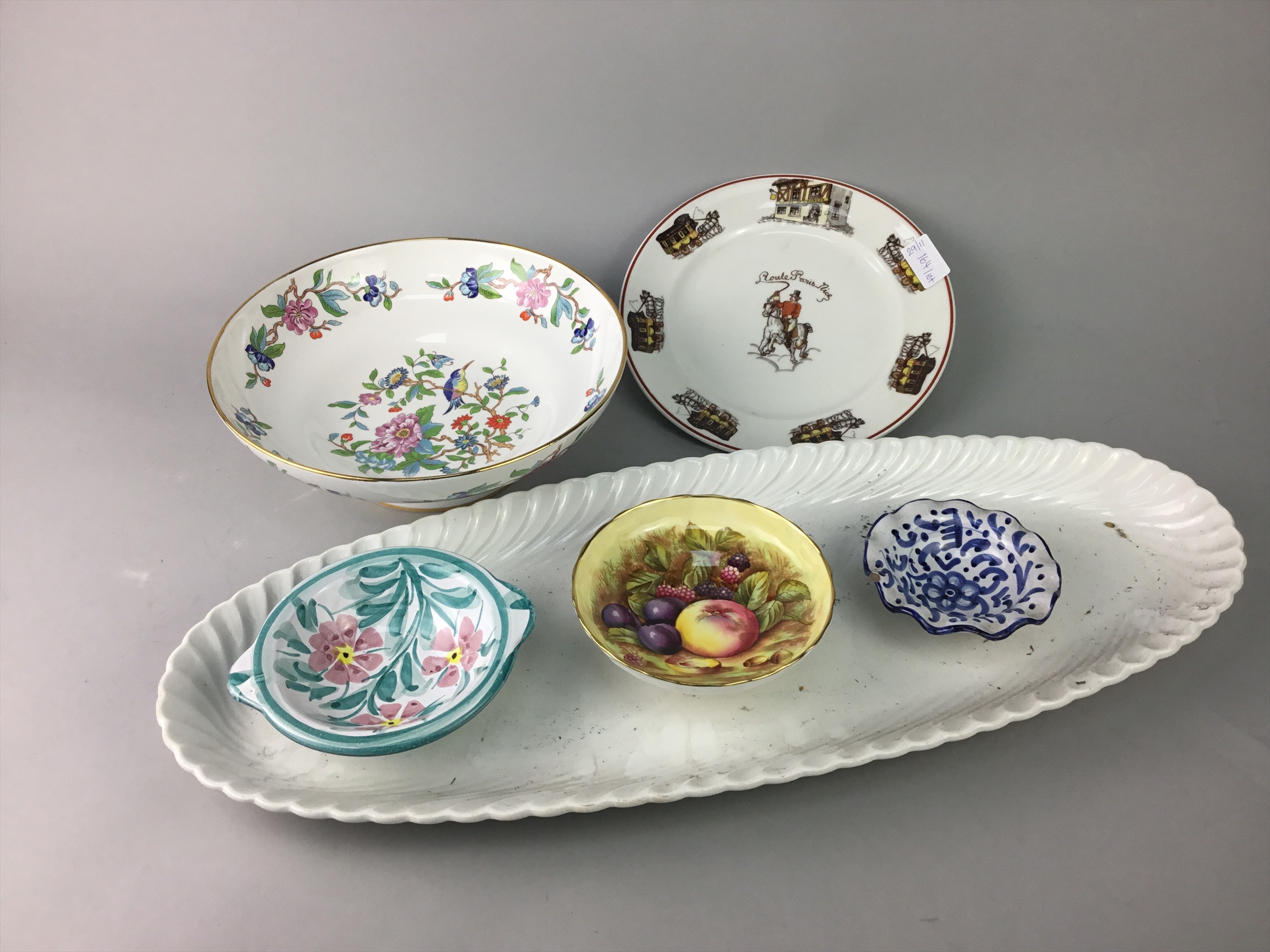 A LOT OF TWO HUTSCHENREUTHER PORZELLAN CABINET PLATES AND OTHER CERAMICS - Image 2 of 2