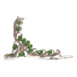 A GREEN GEM SET NECKLET