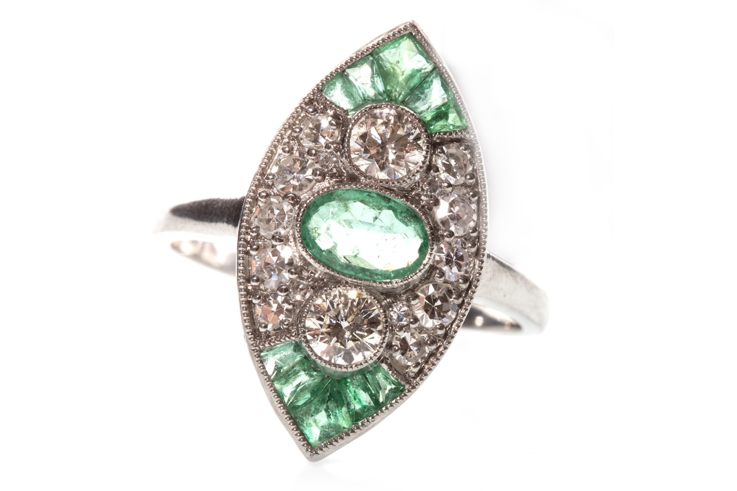 AN EMERALD AND DIAMOND RING - Image 2 of 2