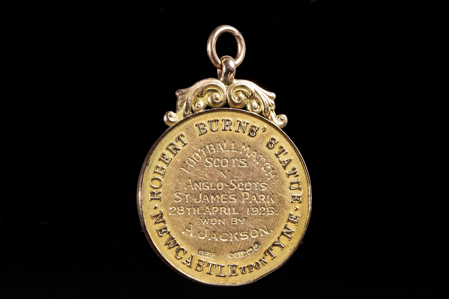RARE ROBERT BURNS GOLD MEDAL, AWARDED TO ALEX JACKSON IN 1926 - Image 4 of 4
