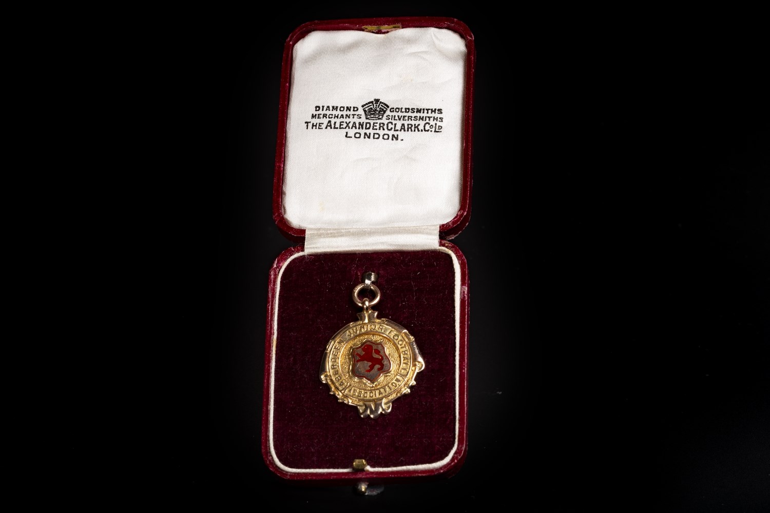 AN ABERDEEN JUNIOR FOOTBALL ASSOCIATION GOLD MEDAL 1927 - Image 2 of 3