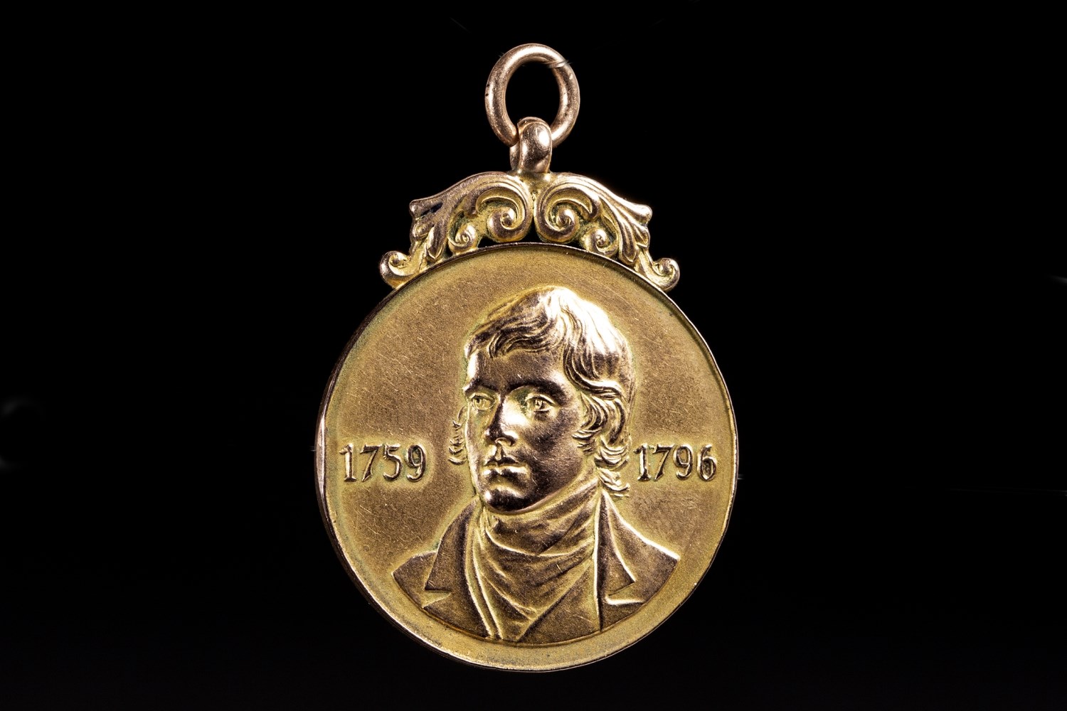 RARE ROBERT BURNS GOLD MEDAL, AWARDED TO ALEX JACKSON IN 1926