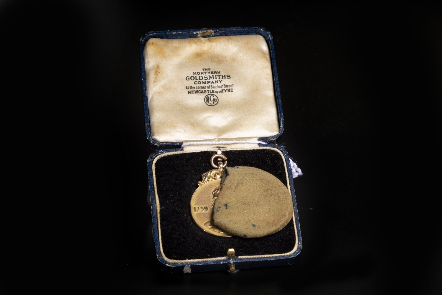 RARE ROBERT BURNS GOLD MEDAL, AWARDED TO ALEX JACKSON IN 1926 - Image 2 of 4