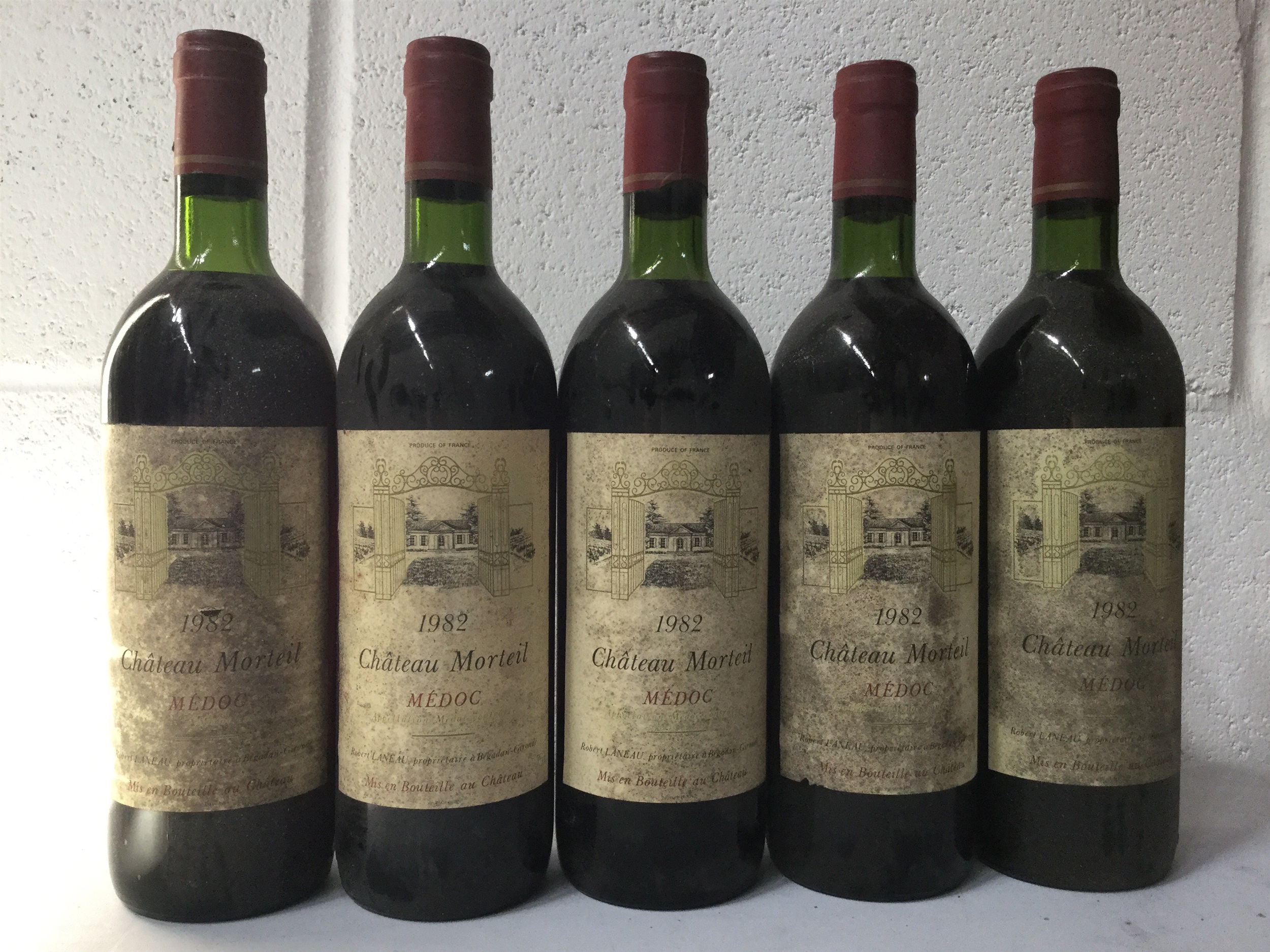 FIVE BOTTLES OF CHATEAU MORTEIL 1985 MEDOC