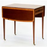 A MAHOGANY AND SATINWOOD INLAID PEMBROKE TABLE ON SQUARE TAPERING LEGS AND BRASS CASTORS, 75CM H