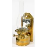 A VICTORIAN STAMPED BRASS MIRROR BACKED WALL OIL LAMP, 28CM H EXCLUDING CHIMNEY