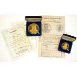 SIR WINSTON CHURCHILL 22CT GOLD COMMEMORATIVE MEDALS, PARTLY MATT, 5.6 AND 3.7CM, LONDON 1965,