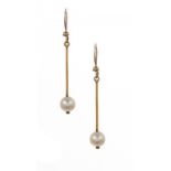 A PAIR OF CULTURED PEARL AND GOLD EARRINGS bar 2.8cm excluding wire loop, unmarked, 1.9g++Good