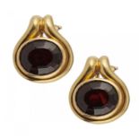 CARTIER. A PAIR OF GARNET AND GOLD EARRINGS, LATE 20TH C clip fittings, 1.8cm, stamped Cartier and