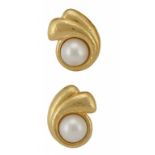 DE VROOMEN. A PAIR OF CULTURED PEARL AND 18CT GOLD EARRINGS clip fittings, 2.5cm, signed DE VROOMEN,