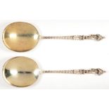 A PAIR OF VICTORIAN SILVER APOSTLE PATTERN SERVING SPOONS, 20 CM L, SHEFFIELD 1894, 5OZS 6DWTS (