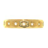 A DIAMOND SET FACETED WEDDING BAND, IN 18CT GOLD, BIRMINGHAM 1978, 2G, SIZE N++ONE STONE