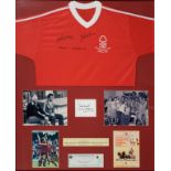 SOCCER MEMORABILIA. NOTTINGHAM FOREST EUROPEAN CUP FINAL MADRID 1980 REPLICA SHIRT, PHOTOGRAPHS