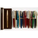 A PARKER GOLD PLATED FOUNTAIN PEN, BOXED AND SEVENTEEN VARIOUS OTHER VINTAGE PARKER AND OTHER PENS