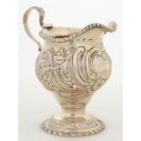 A GEORGIAN SILVER REPOUSSÉ CREAM JUG, 10 CM H, LONDON, DATE LETTER RUBBED, 3OZS 14DWTS