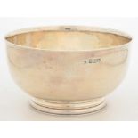 AN EDWARD VII SILVER BOWL, 13.5 CM DIAM, LONDON 1904, 9OZS 9DWTS++GOOD CONDITION