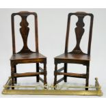 A PAIR OF MID 18TH C OAK CHAIRS AND AN EARLY 20TH C BRASS FENDER, 130CM W