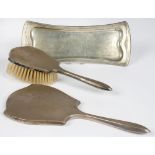 AN ELIZABETH II SILVER BRUSH SET, BIRMINGHAM 1954 AND A GEORGE V SILVER DISH, BIRMINGHAM 1919++