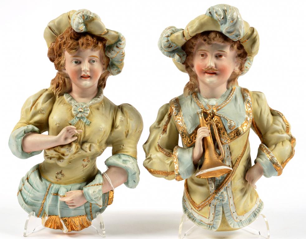 A PAIR OF CONTINENTAL BISCUIT WALL HALF FIGURES, 14CM H, LATE 19TH C