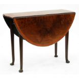 A GEORGE III PLUM PUDDING MAHOGANY DROP LEAF TABLE, LINE INLAID AND CROSSBANDED IN SATINWOOD, 72CM