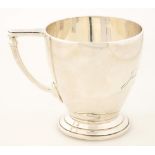 A GEORGE VI SILVER CHRISTENING MUG, 8 CM H, LONDON 1937, 6OZS 2DWTS++GOOD CONDITION