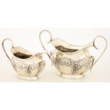 AN EDWARD VII SILVER CREAM JUG AND SUGAR BOWL, 7.5 AND 9 CM H, BIRMINGHAM 1909, 6OZS 5DWTS (2)++GOOD