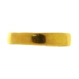 A 22CT GOLD WEDDING RING, BIRMINGHAM 1914, 1G, SIZE L½++HOOP SLIGHTLY BENT, LIGHT WEAR CONSISTENT